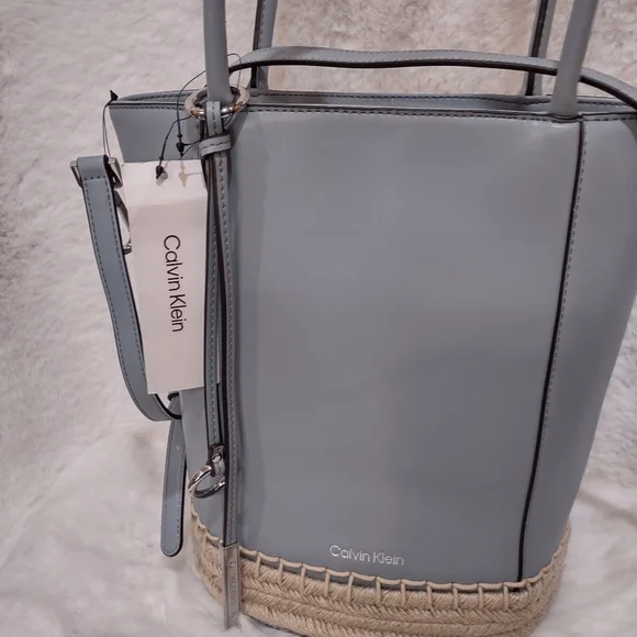 Calvin Klein Beautiful Bag - Picture 15 of 16